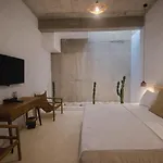 No908 Sunset Hotell *