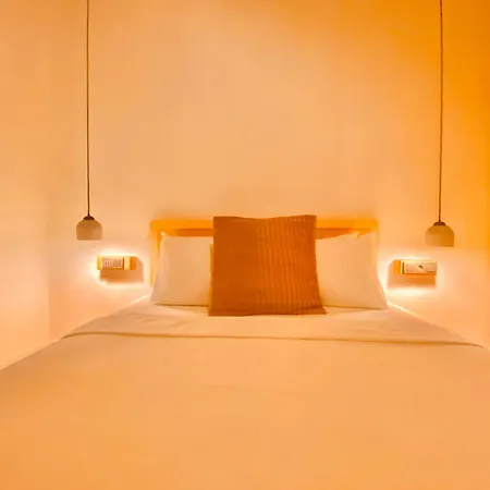 Hotel No908 Sunset Bar