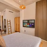 No908 Sunset Hotel *