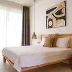 No908 Sunset Hotel *