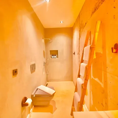 Hotel No908 Sunset Bar