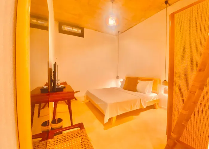 No908 Sunset 酒店 *