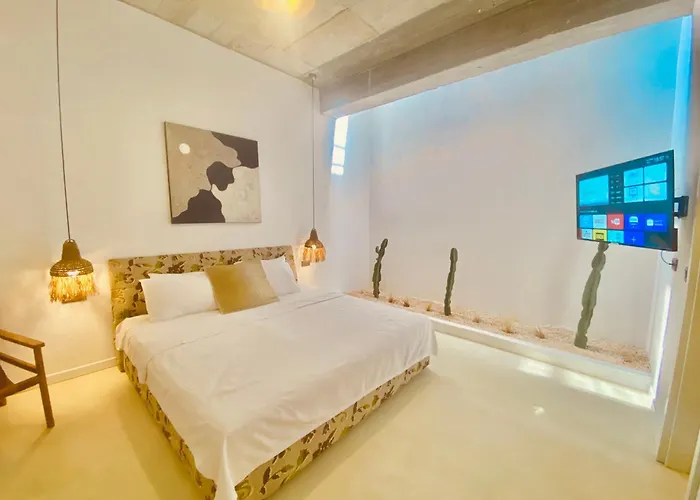 No908 Sunset 酒店 *