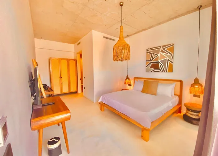 No908 Sunset 酒店 *